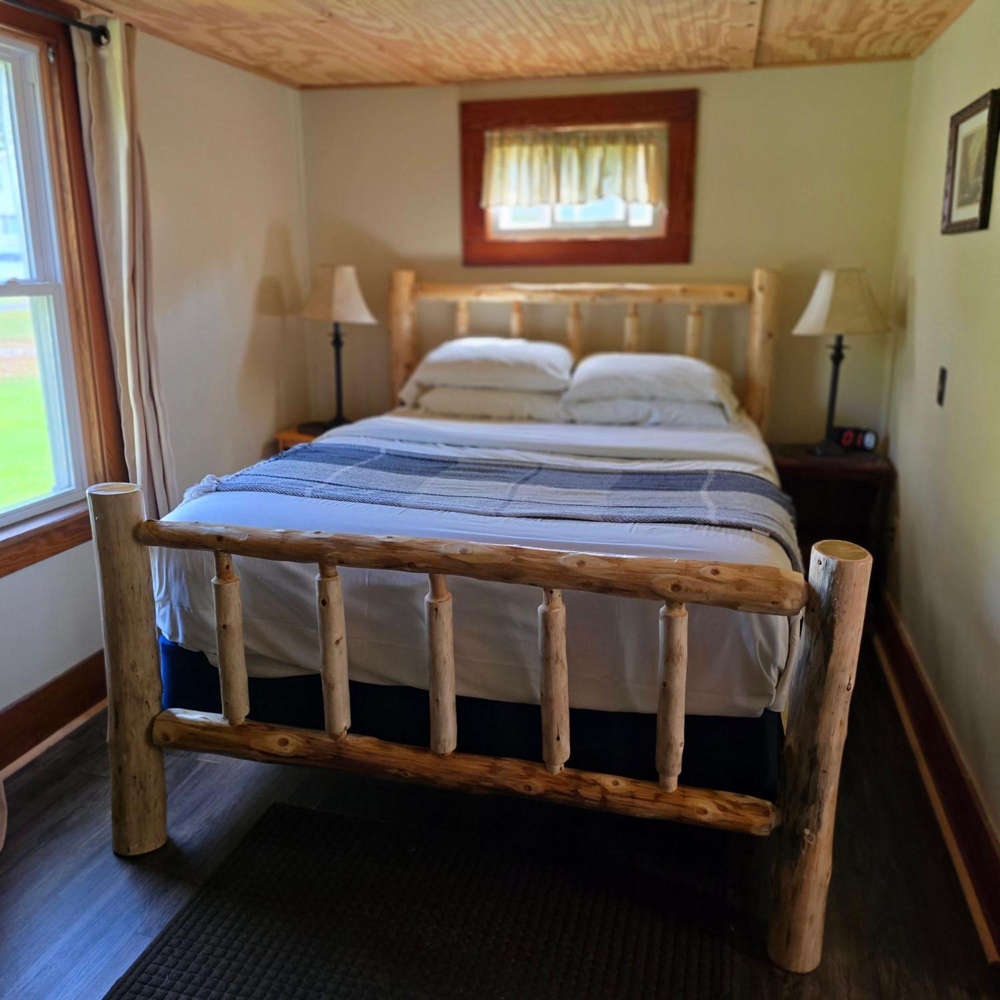 Paddler'S Rest Lakeside Cabins And Motel Long Lake الغرفة الصورة