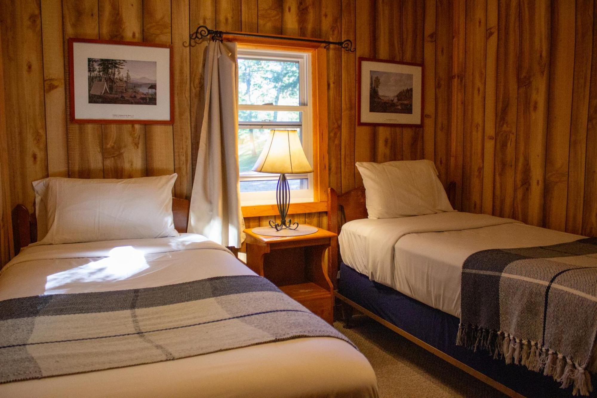 Paddler'S Rest Lakeside Cabins And Motel Long Lake الغرفة الصورة